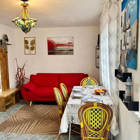 Charming Mediterranean House Tatil Evi *